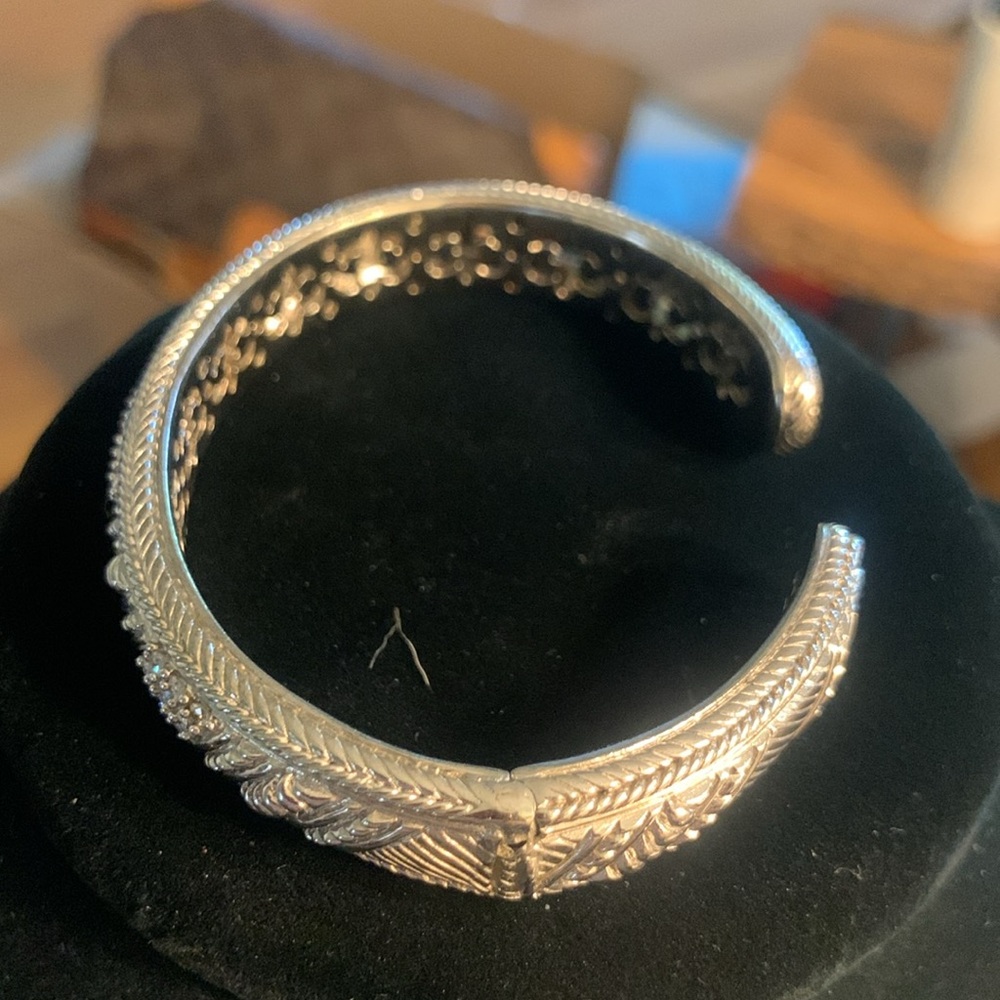 JUDITH RIPKA 925 STERLING SILVER HINGED BANGLE BRACELET WITH PAVÉ CZ DETAIL - Picture 7 of 14